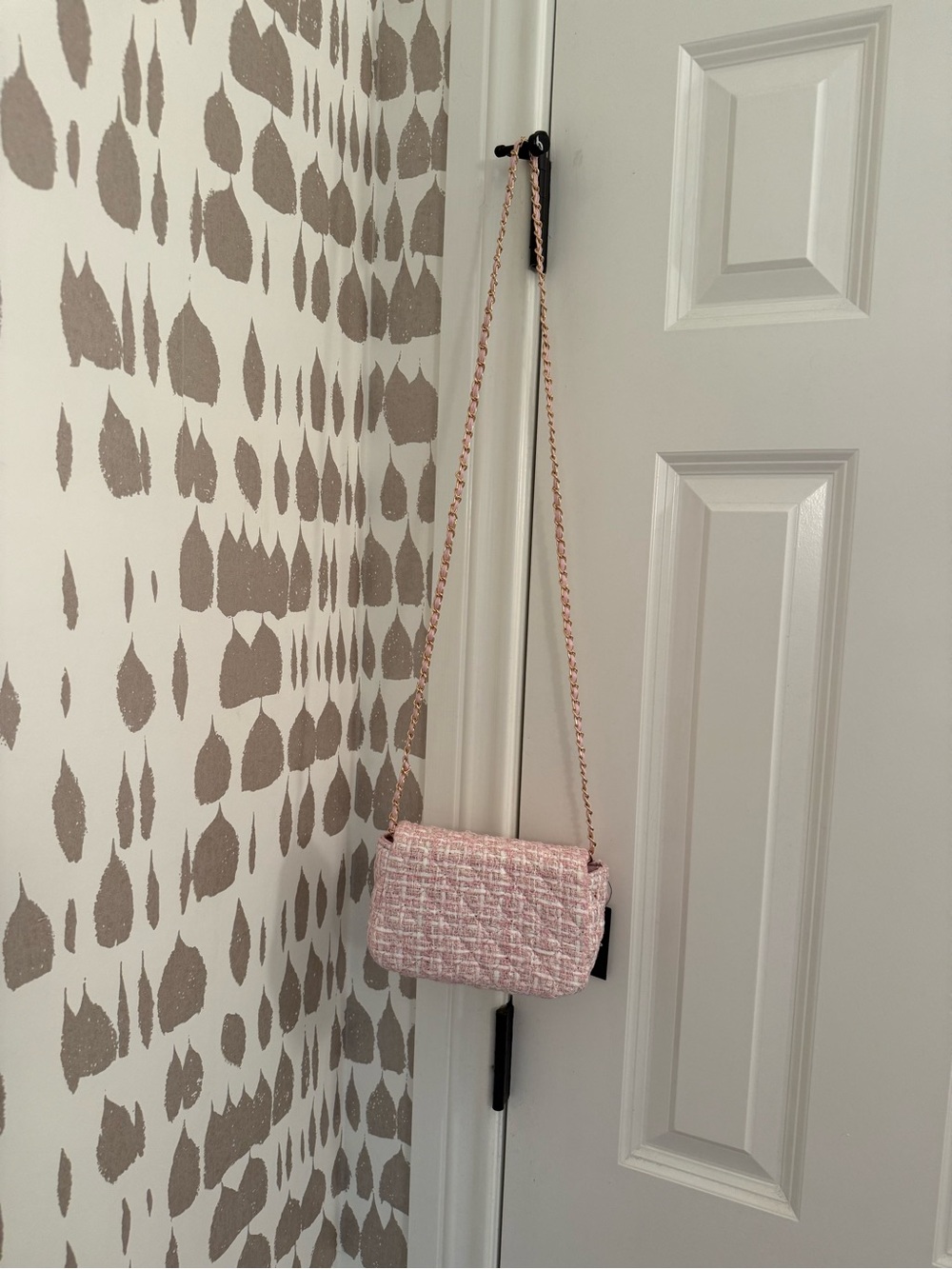 Lulu's Pink Tweed Chain Crossbody Bag - Picture 2 of 2